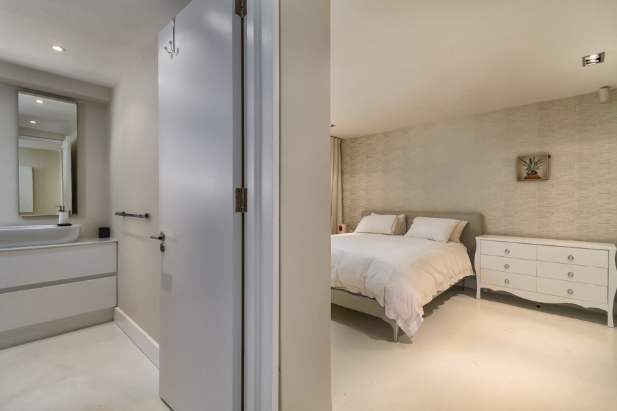 4 Bedroom Property for Sale in Camps Bay Western Cape